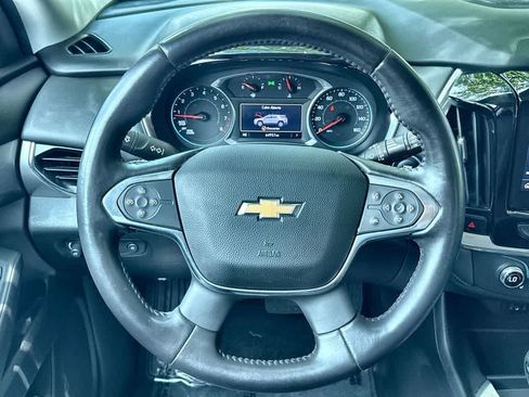 Used 2021 Chevrolet Traverse LT FWD image 15