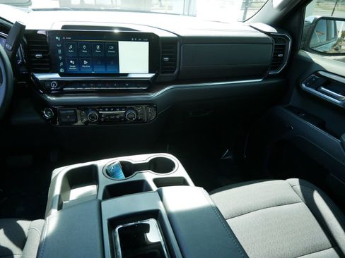 Used 2025 Chevrolet Silverado 1500 LT image 14