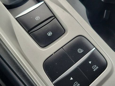 Certified 2023 Ford Explorer XLT RWD image 26