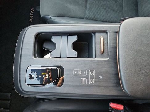 Used 2024 Nissan Ariya AWD image 14