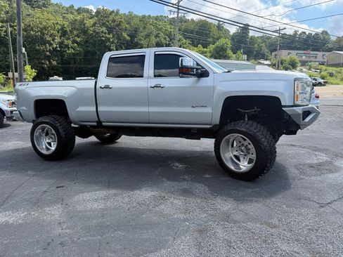 Used 2015 Chevrolet Silverado 2500 LTZ w/ Duramax Plus Package AWD/4WD image 7