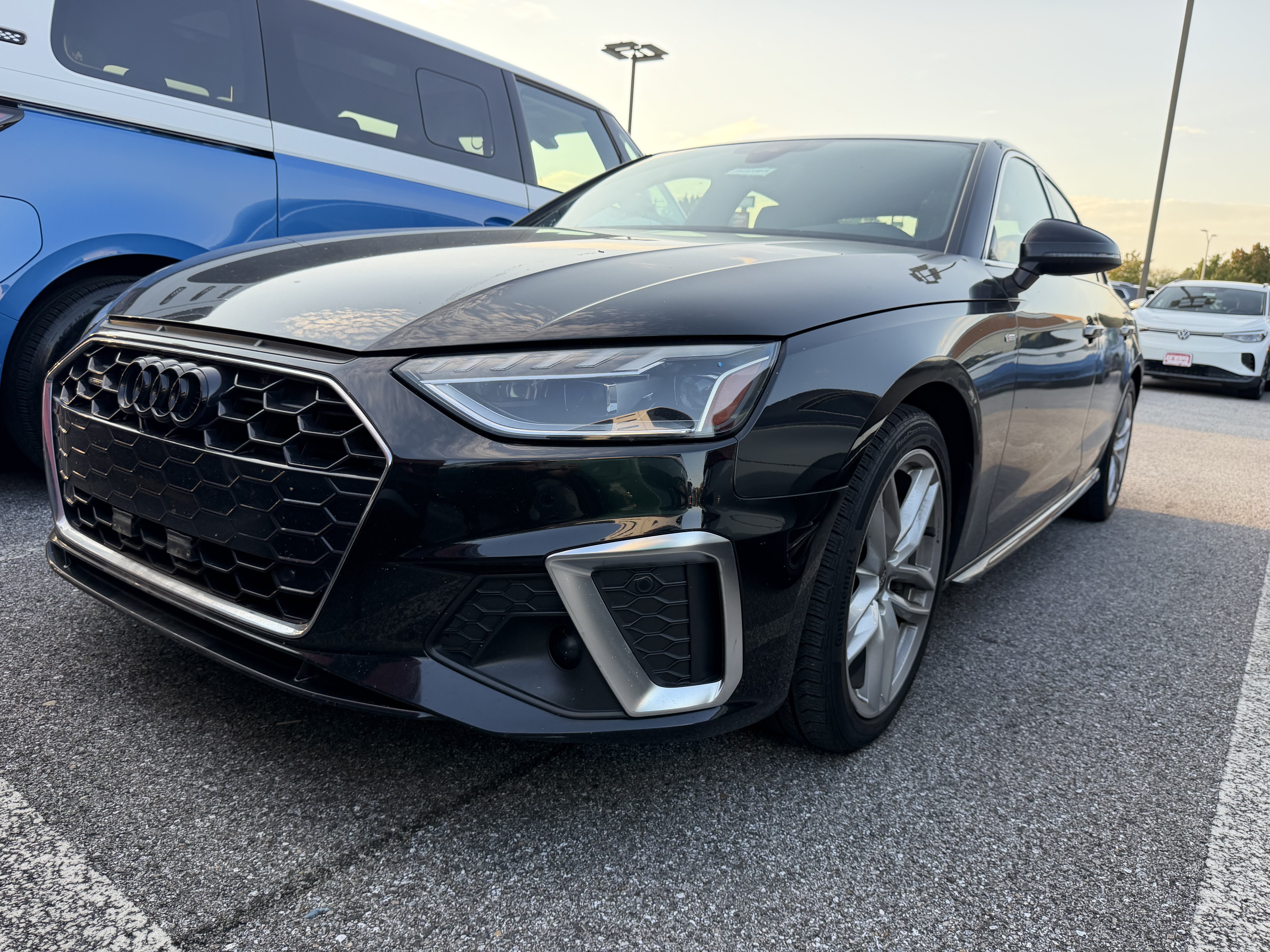 Used 2023 Audi A4 2.0T Premium w/ Convenience Package AWD/4WD image 9