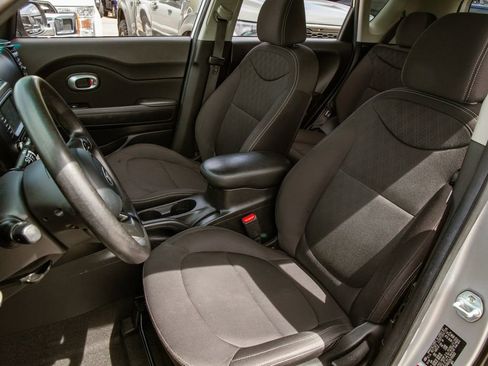 Used 2019 Kia Soul image 13