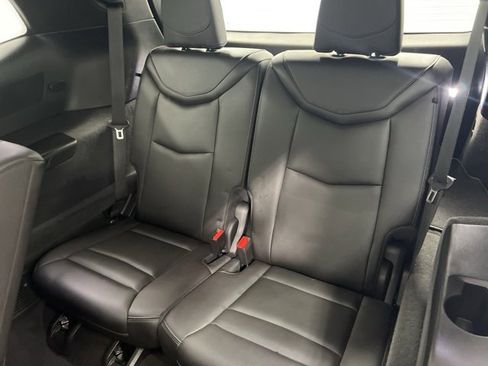 Used 2023 Cadillac XT6 Luxury image 13