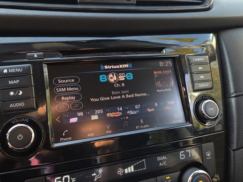 Used 2019 Nissan Rogue SV w/ Premium Package FWD image 19