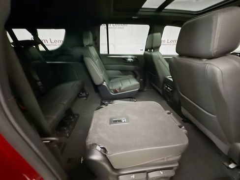 Used 2025 Chevrolet Suburban RST w/ RST Capability Package AWD/4WD image 33