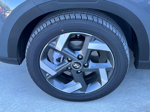 Certified 2026 Hyundai Venue SEL FWD image 11