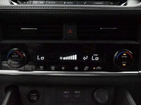 Used 2025 Nissan Rogue SV FWD image 13