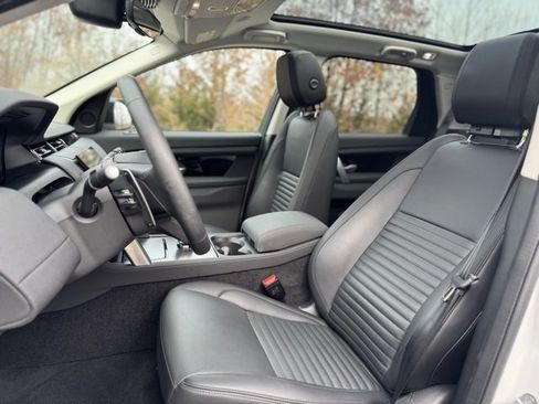 New 2025 Land Rover Discovery Sport S image 12