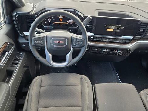 New 2026 GMC Sierra 1500 SLE w/ Preferred Package AWD/4WD image 17