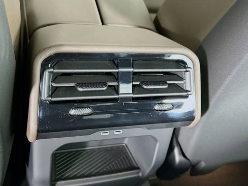 Used 2026 BMW 530i xDrive AWD/4WD image 31