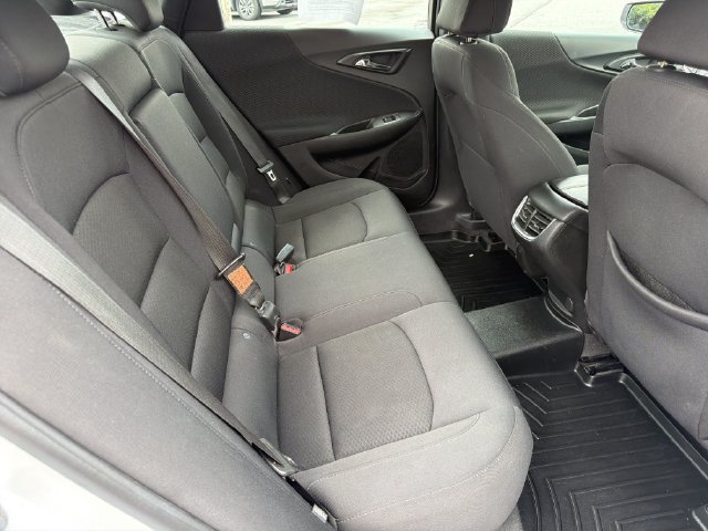 Used 2023 Chevrolet Malibu LT FWD image 16