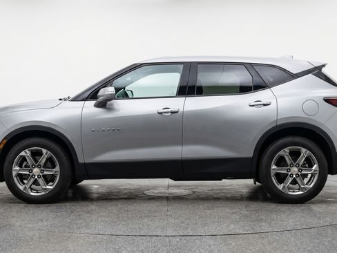 Used 2025 Chevrolet Blazer LT FWD image 5