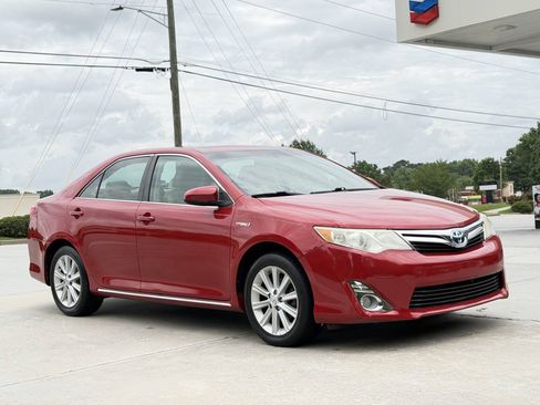 Used 2012 Toyota Camry XLE w/ Convenience Pkg FWD image 3
