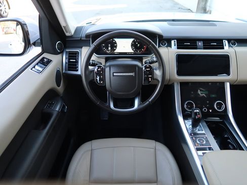 Used 2018 Land Rover Range Rover Sport SE image 14