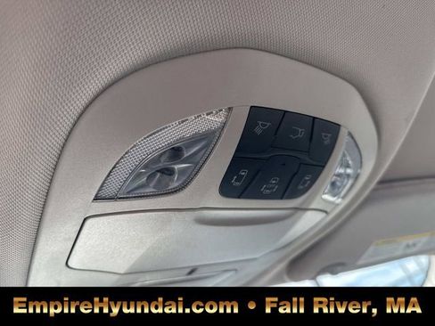 Used 2023 Chrysler Pacifica Touring-L image 26