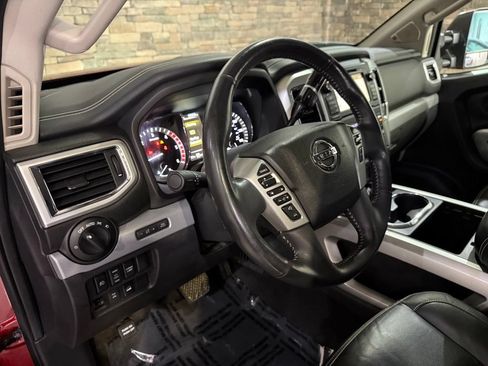 Used 2016 Nissan Titan PRO-4X w/ Pro-4x Convenience Package AWD/4WD image 25
