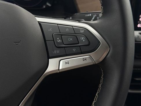 Used 2024 Volkswagen Atlas SE image 24