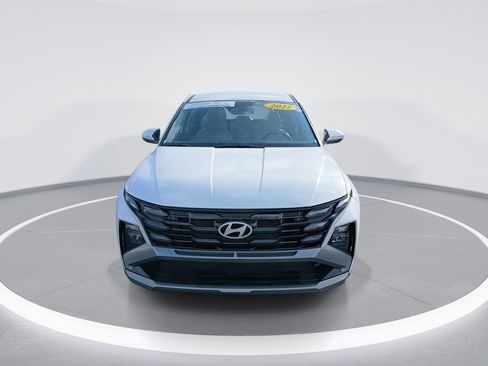 Used 2025 Hyundai Tucson SE image 3