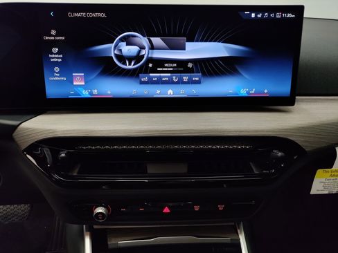 Used 2025 BMW 330i Sedan w/ Convenience Package image 24