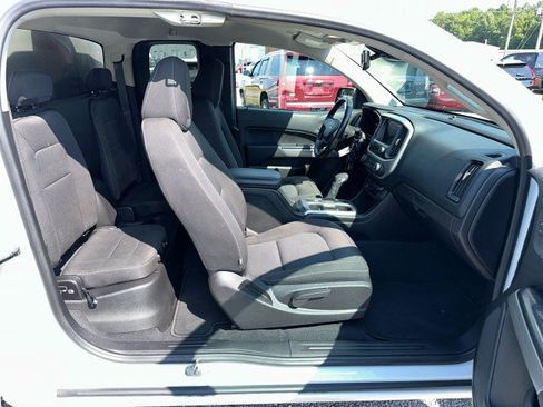 Used 2022 Chevrolet Colorado LT w/ Safety Package RWD image 25