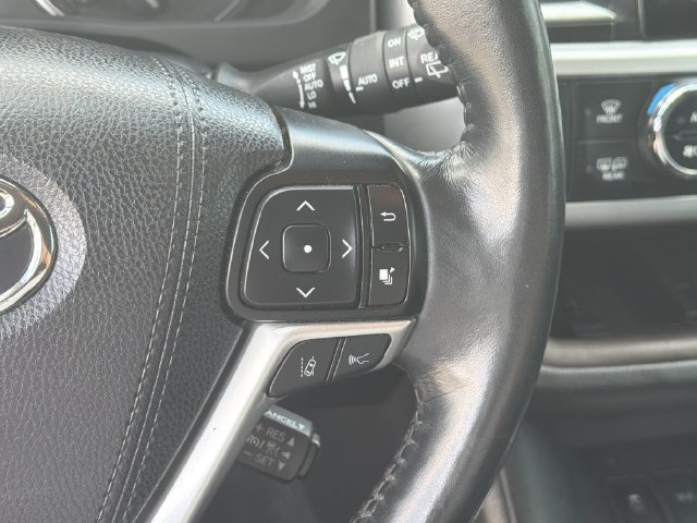 Used 2019 Toyota Highlander Limited Platinum AWD/4WD image 28