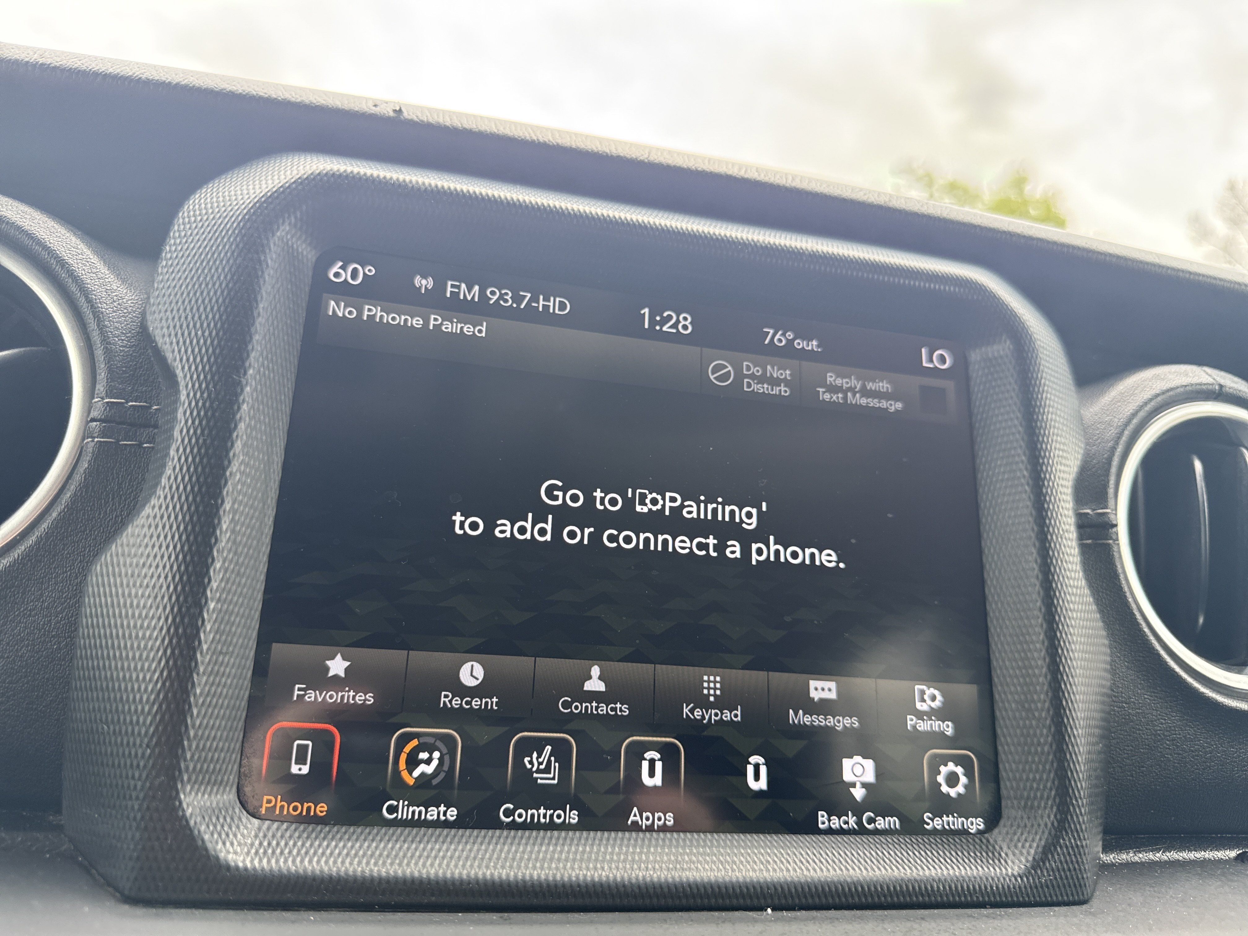 Used 2018 Jeep Wrangler Unlimited Sahara AWD/4WD image 17
