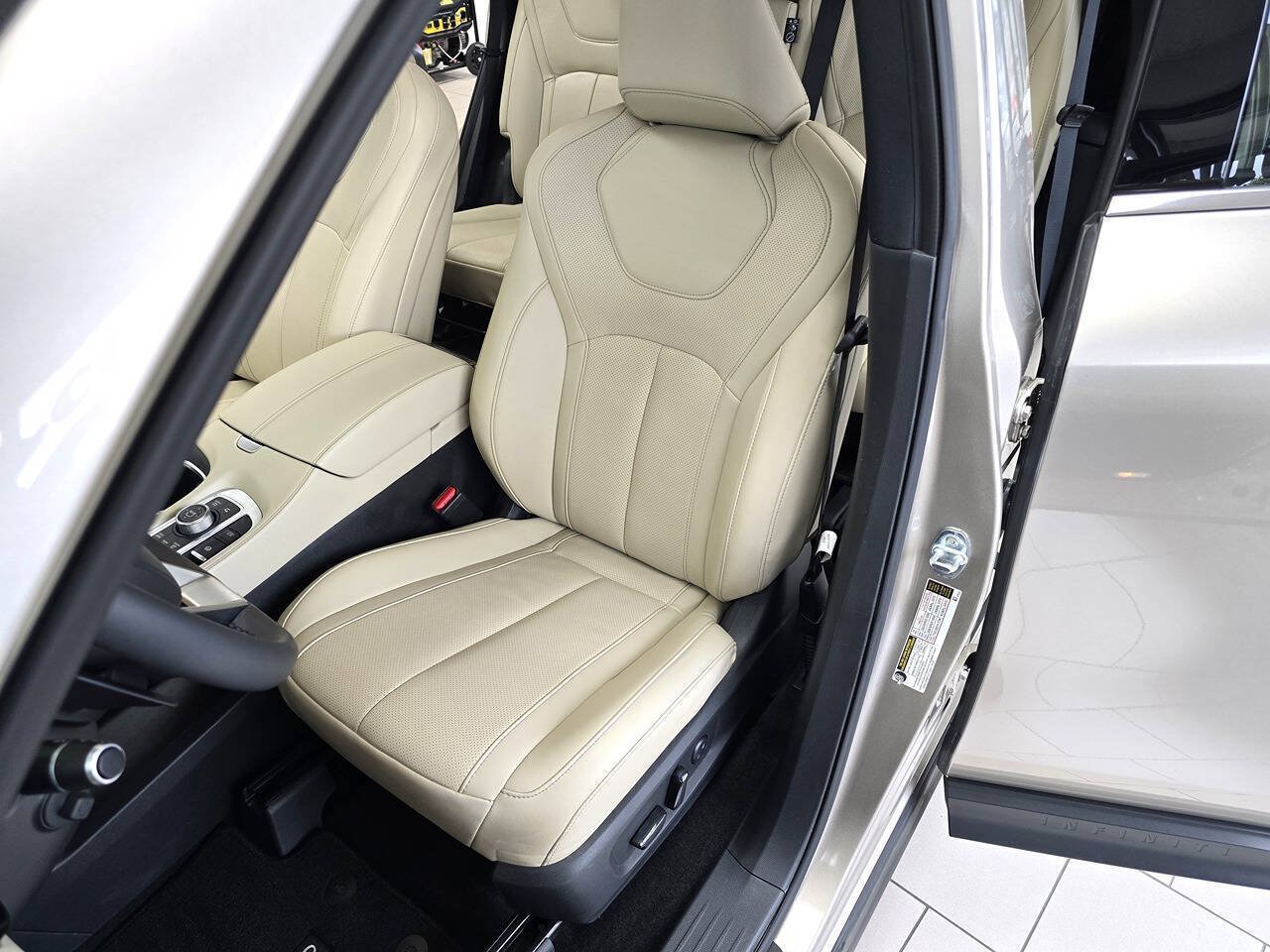 Used 2024 INFINITI QX60 Luxe w/ Performance Audio Package AWD/4WD image 27