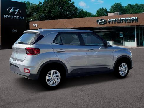New 2026 Hyundai Venue SE image 8