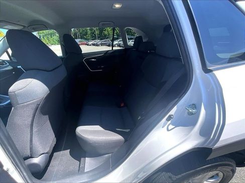 Used 2025 Toyota RAV4 XLE AWD/4WD image 15