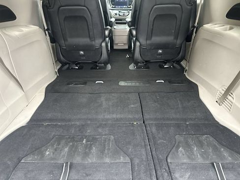 Used 2024 Chrysler Pacifica Limited FWD image 23