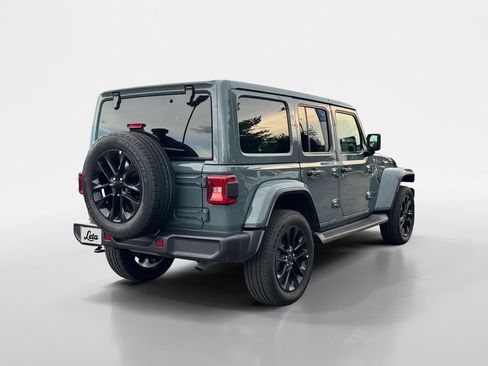 Used 2025 Jeep Wrangler Unlimited Sahara AWD/4WD image 4