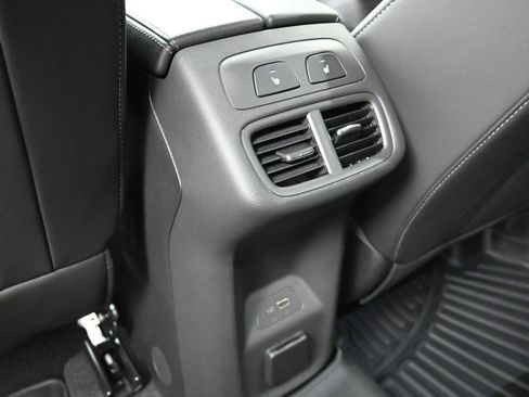 Certified 2024 Buick Envision Avenir image 26