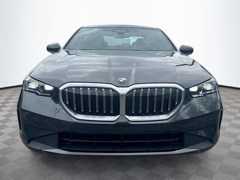 Used 2025 BMW 530i xDrive AWD/4WD image 2