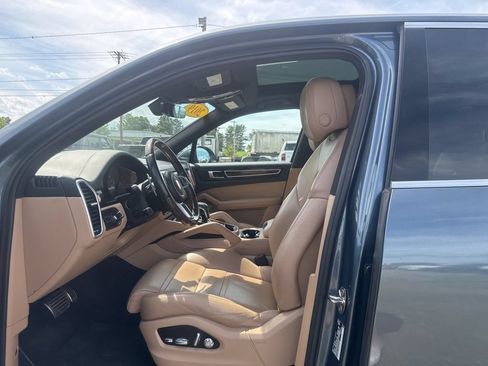Used 2019 Porsche Cayenne S AWD/4WD image 23