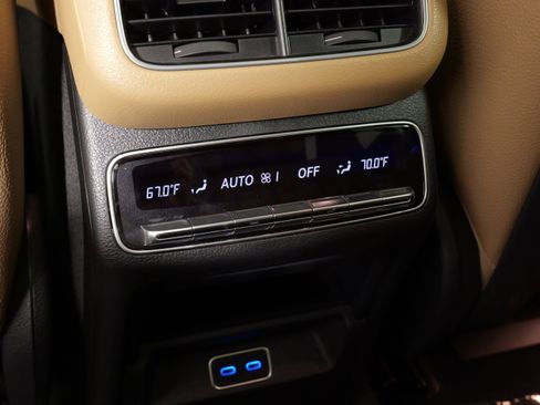 Used 2024 Mercedes-Benz GLE 450 4MATIC image 39