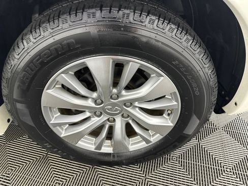 Used 2017 INFINITI QX80 4WD w/ Driver Assistance Package image 35