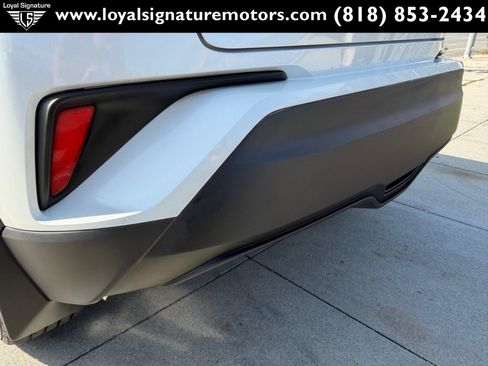 Used 2018 Toyota C-HR XLE image 10