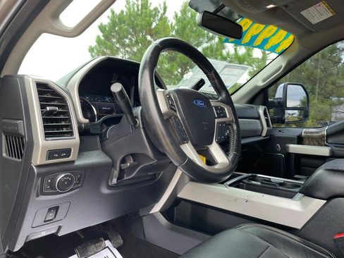 Used 2019 Ford F250 Lariat w/ Chrome Package AWD/4WD image 11