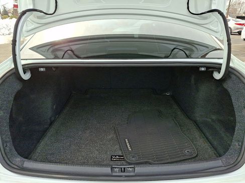 Used 2020 Volkswagen Passat 2.0T R-Line image 16