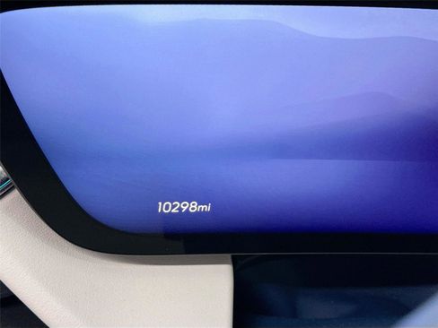 Used 2025 Buick Enclave Avenir image 3