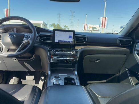 Certified 2023 Ford Explorer Limited w/ Equipment Group 301A image 30