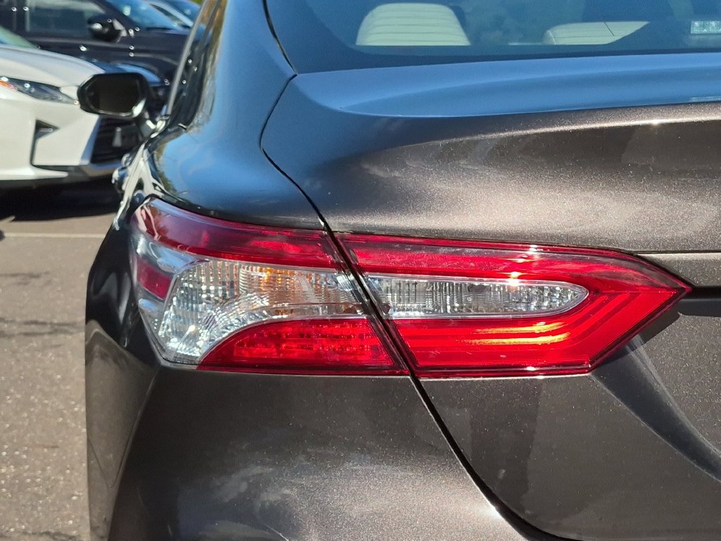 Used 2018 Toyota Camry LE w/ Convenience Package FWD image 8