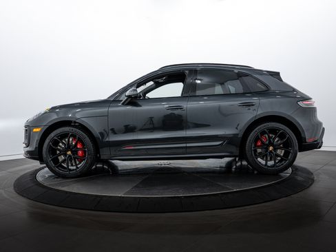 New 2026 Porsche Macan GTS image 2