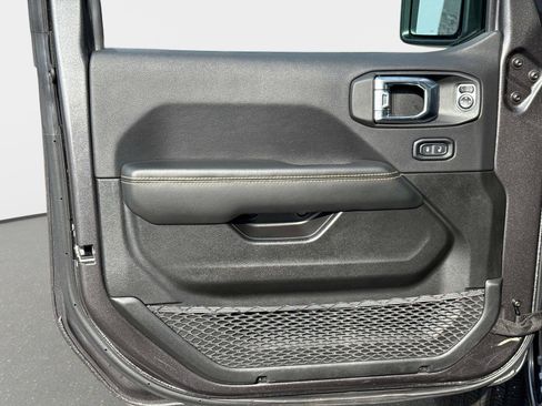 New 2025 Jeep Wrangler Sahara w/ Technology Group AWD/4WD image 18