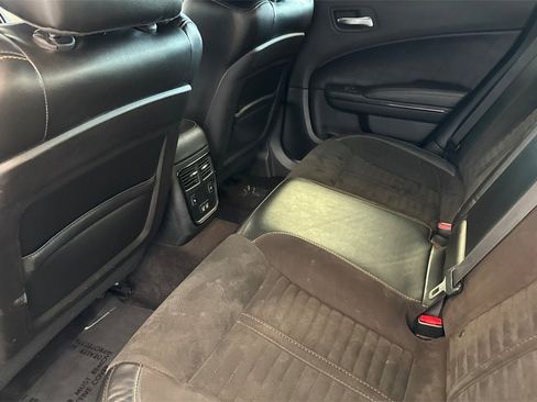 Used 2018 Dodge Charger R/T image 9