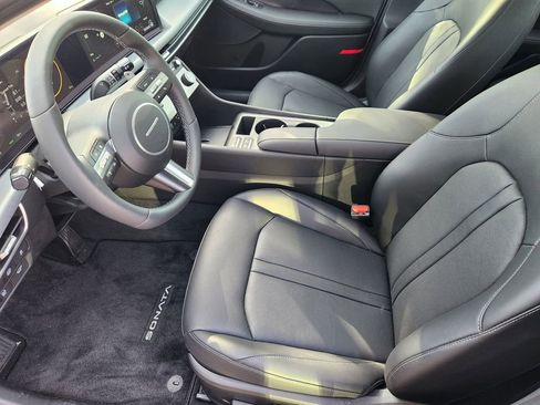 New 2025 Hyundai Sonata Limited image 8