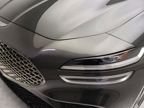 Used 2023 Genesis G70 2.0T RWD image 3