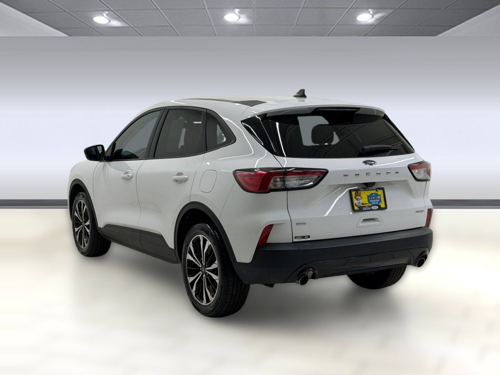 Used 2022 Ford Escape SE w/ SE Sport Appearance Package AWD/4WD image 2