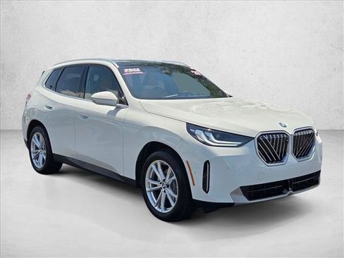 Certified 2025 BMW X3 xDrive30i w/ Premium Package AWD/4WD image 3